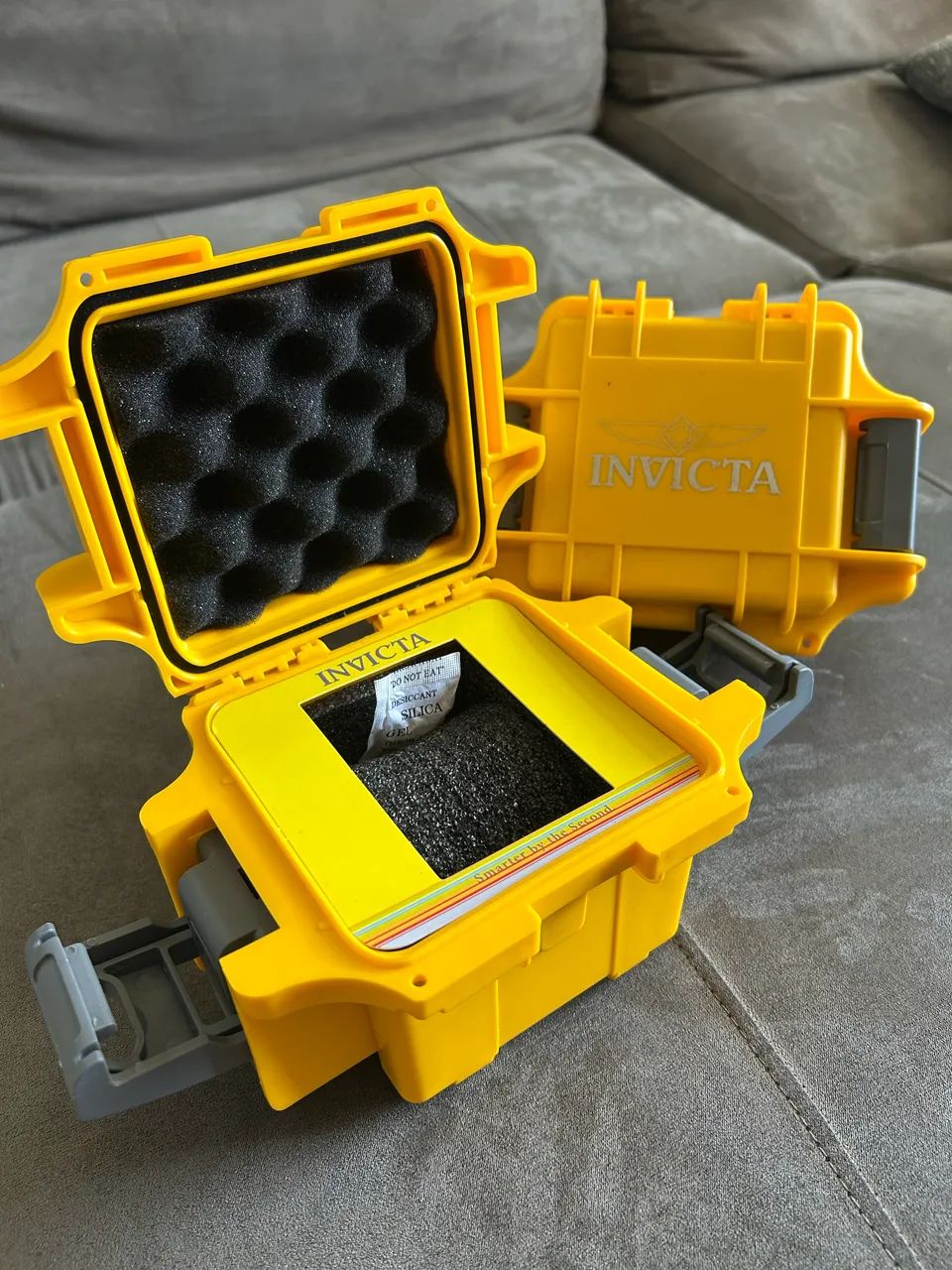 Caixa de relógio INVICTA original !! - Foto 2