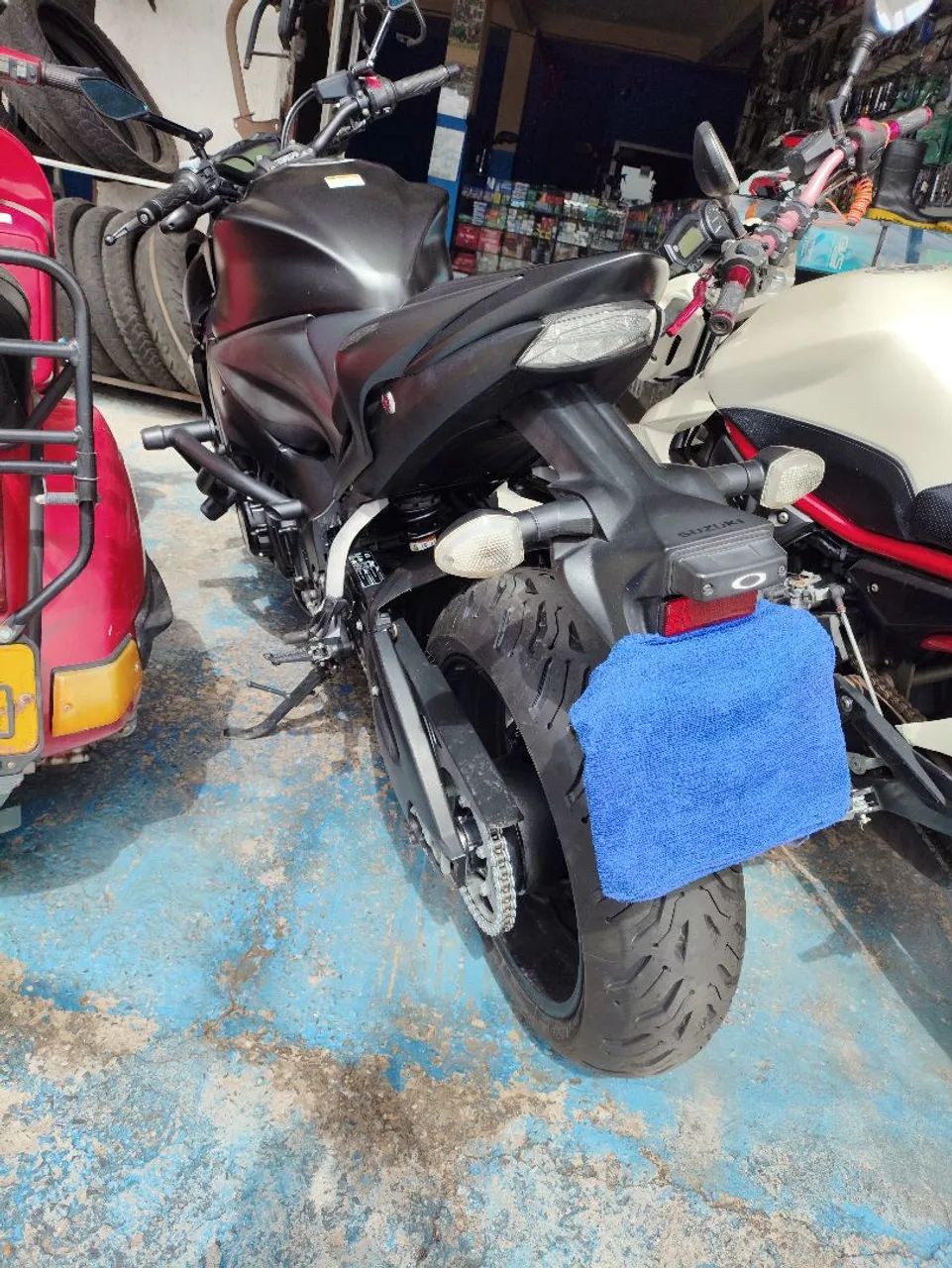 GSX-S1000 - Foto 4