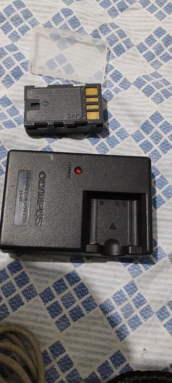 Camera JVC bateria e acessórios  - Foto 2