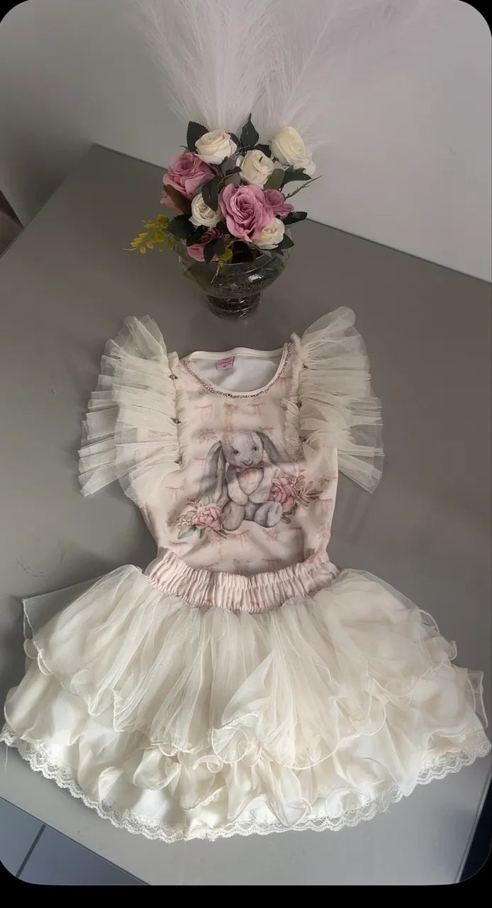 Conjunto infantil short e saia +blusa