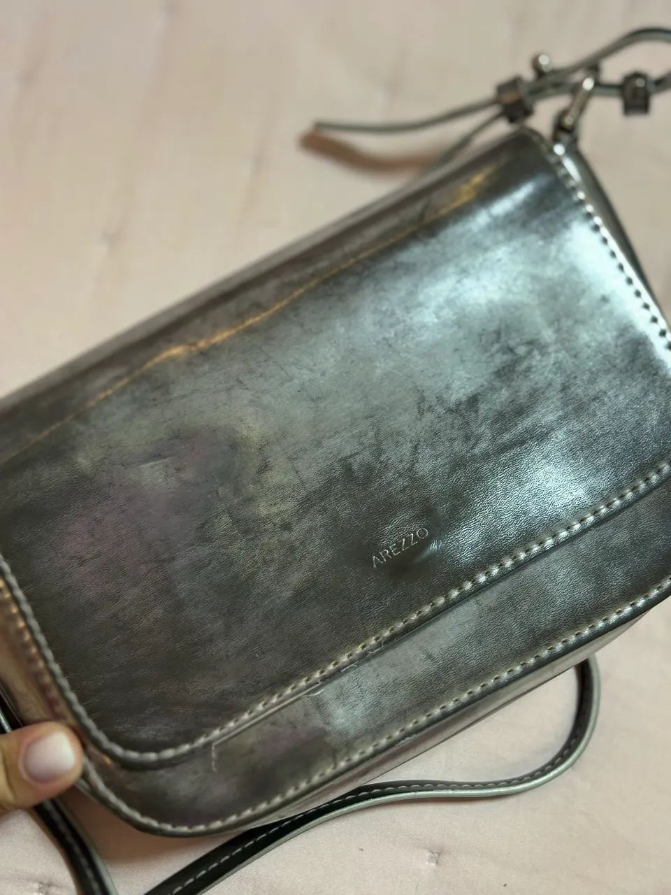  Bolsa tiracolo arezzo prata metalizada