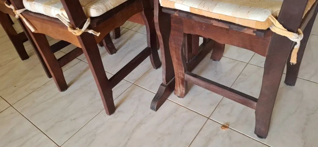 Mesa de madeira 1.80  com 6 cadeiras  - Foto 4