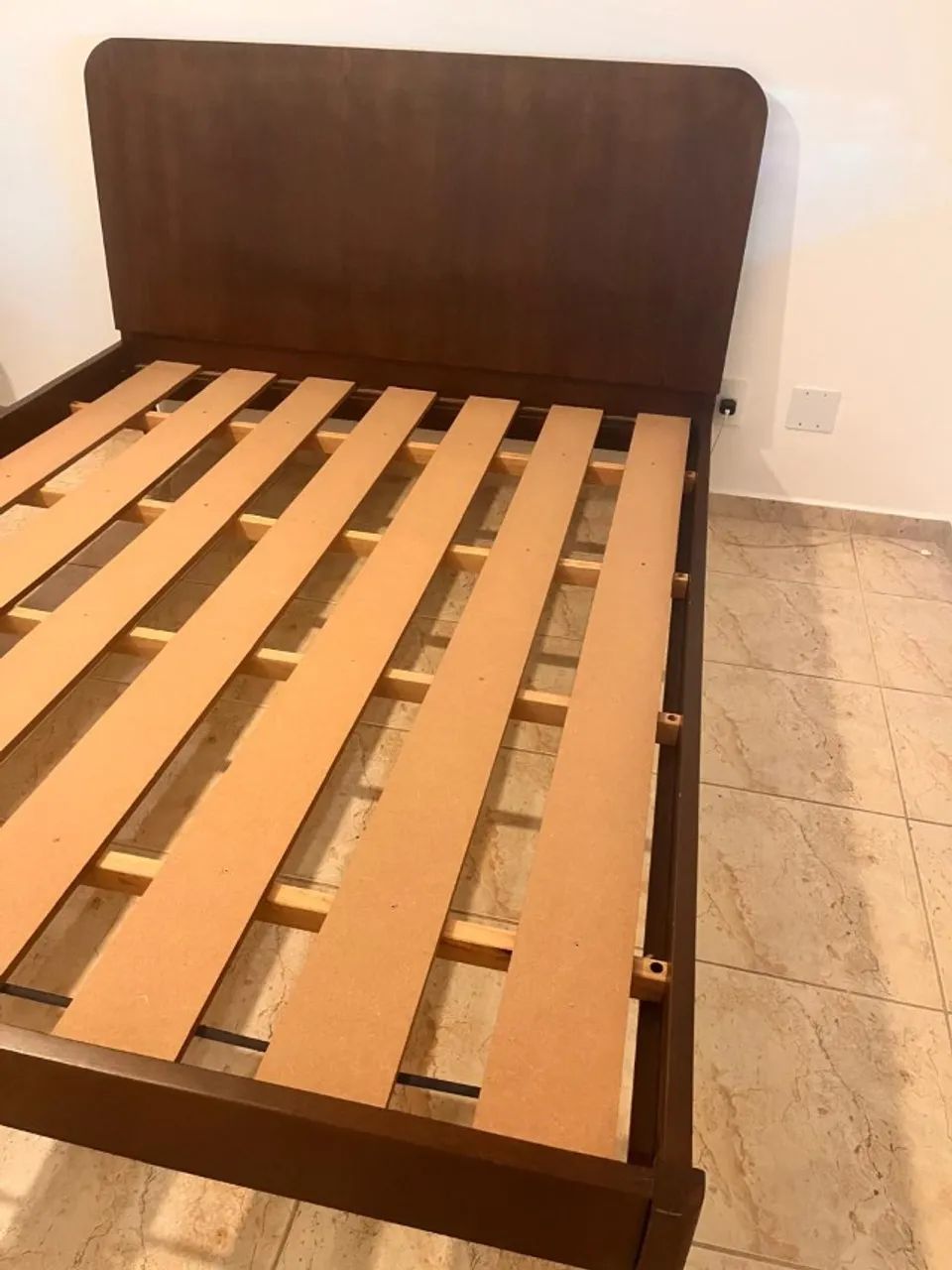 CAMA QUEEN C/CABECEIRA HIPNOS PLANOS - Foto 4