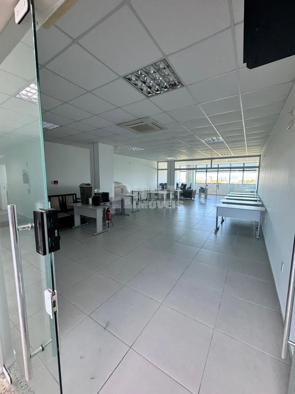 Excelente sala para locação no bairro Canasvieiras! - Foto 5