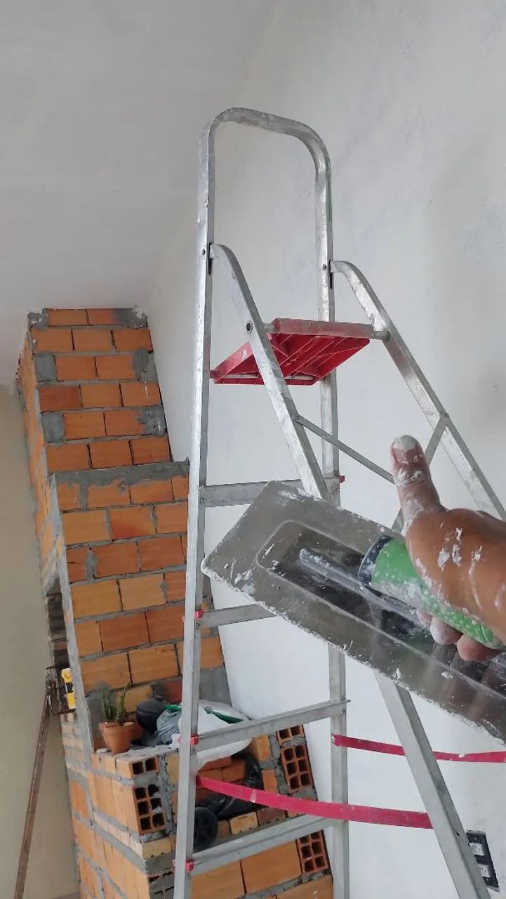 Pintor Profissional e Eletricista 