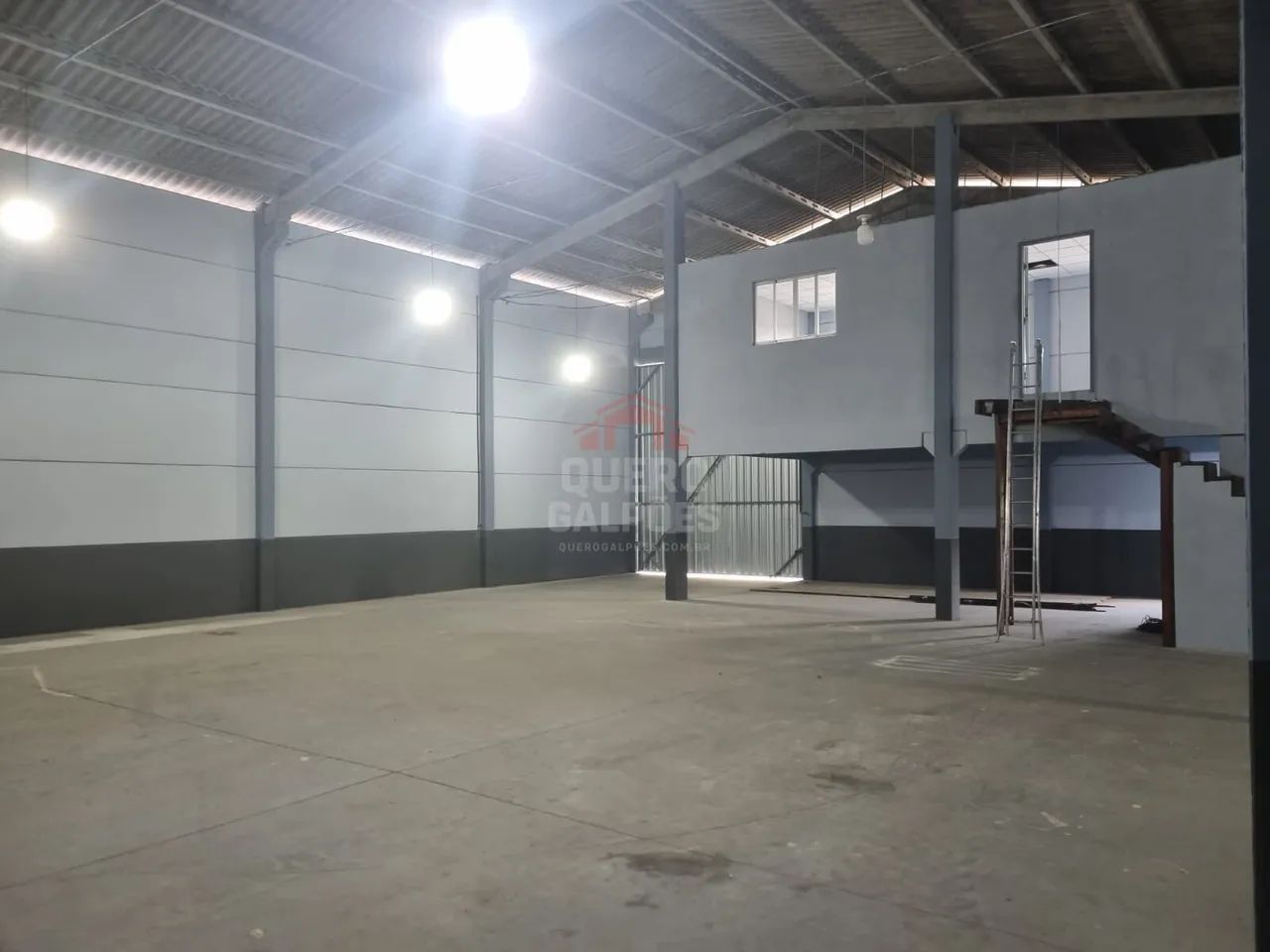 700 m² | ALUGA-SE GALPÃO EM ARAQUARI/SC  CENTRO - Foto 5
