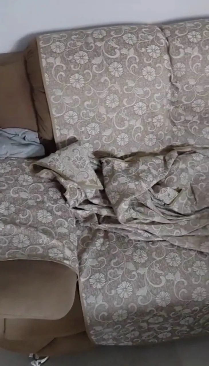 Sofá de 3 lugares é um de 2 lugares 
