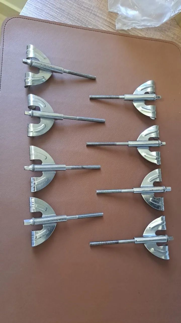 Garras com parafusos de afinação (Kit com 8)