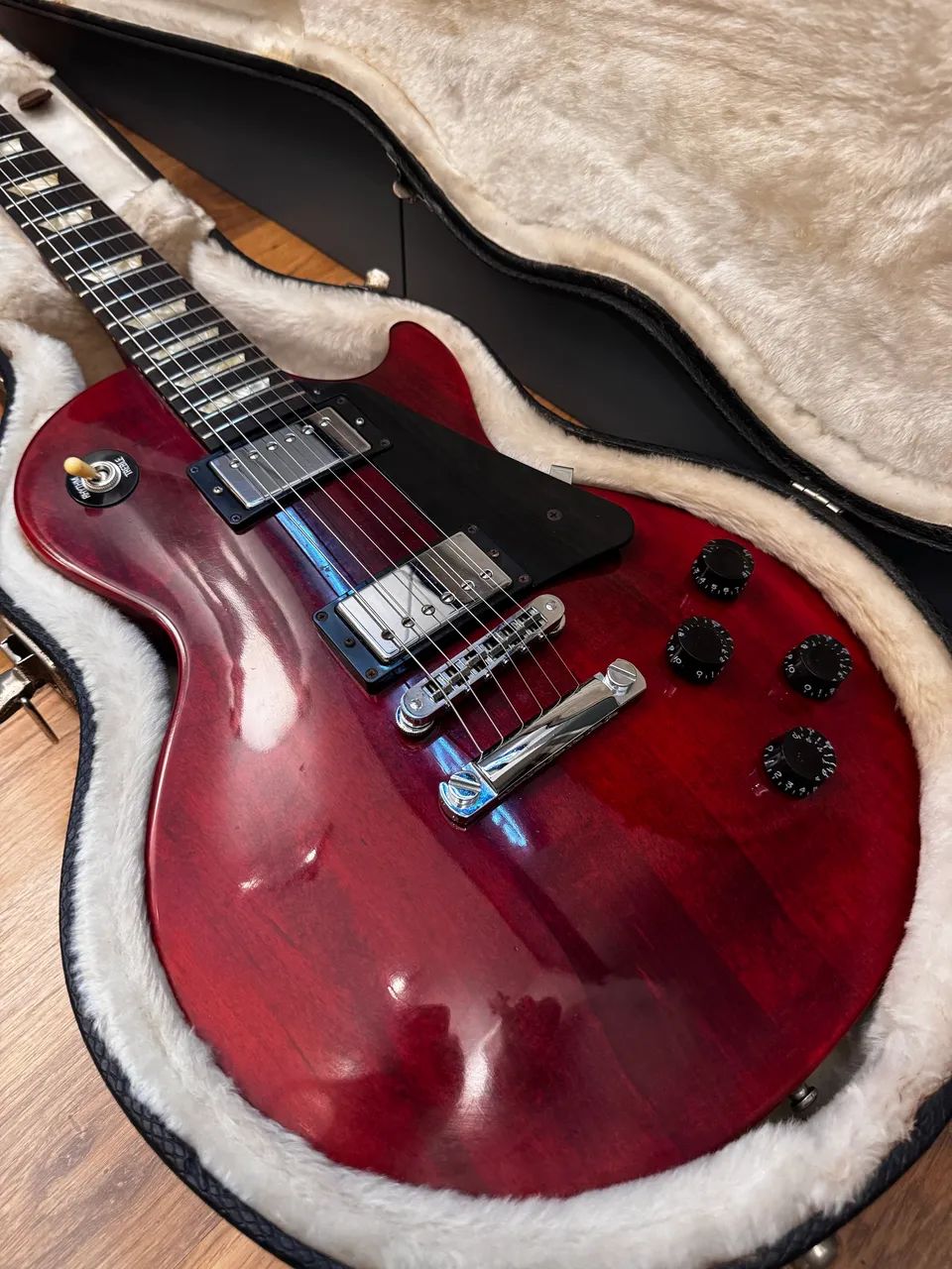 Gibson Lespaul Studio 2009 com Case  - Foto 2