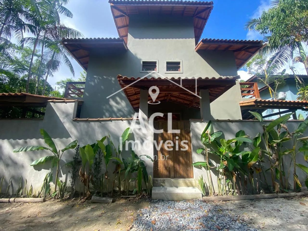 Ótima casa no Sertão de Camburi