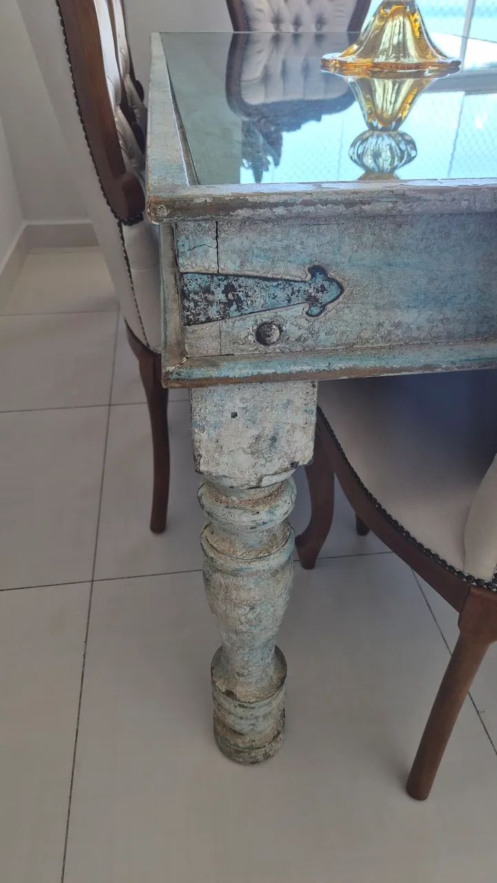 Mesa rústica e cadeiras captonadas  - Foto 4