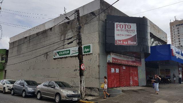 Excelente Prédio Comercial de Esquina, 440 m2, lado da sombra, ideal para farmácias, lojas