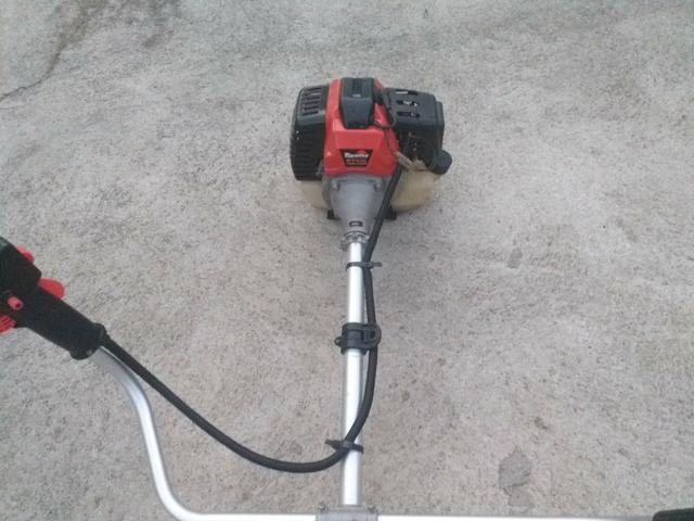 Vende_se uma roçadeira toyama - Foto 2
