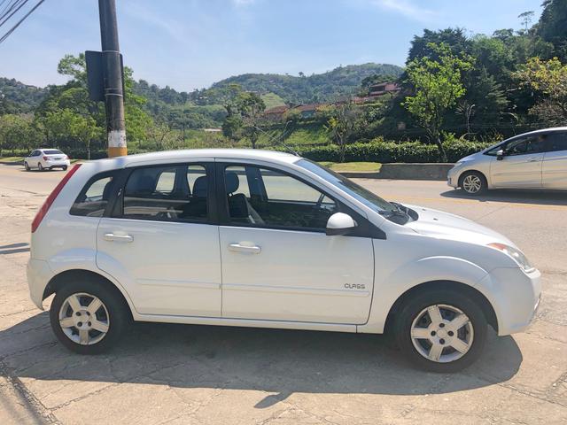 (FINANCIO) (RARIDADE) Ford fiesta class 09/09, completíssimo, doc ok, com apenas 50 mil km - Foto 3