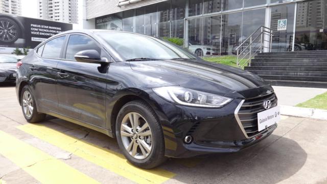 HYUNDAI ELANTRA - Foto 2
