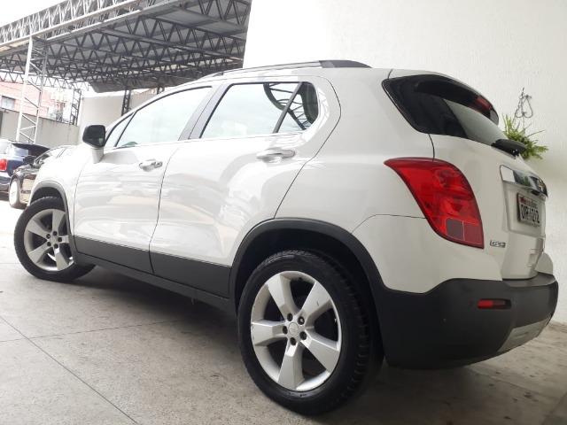 Chevrolet Tracker 1.8 LTZ 4x2 16V 2013/2014 Branca - Foto 2