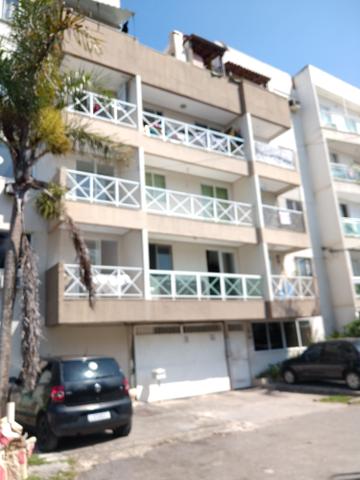 Alugo apartamento de frente com varanda