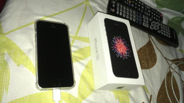 IPhone SE 128 Gb preto - Foto 2