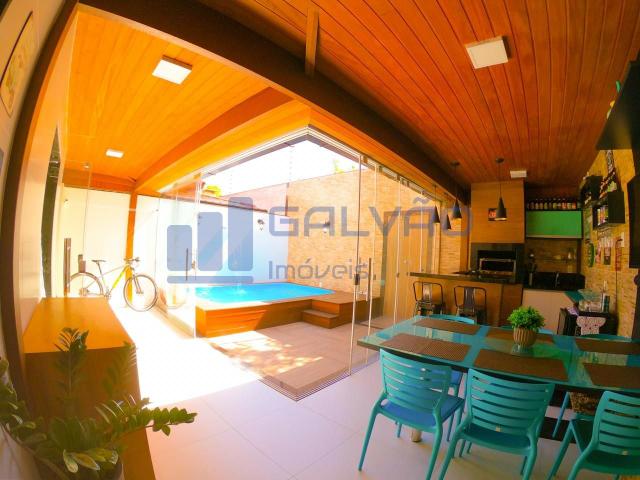 JG. Excelente/linda casa duplex com piscina de 3 quartos com suíte, pertinho da praia e