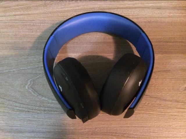 Headset PS4/PS3 Sony Gold sem fio - Wireless