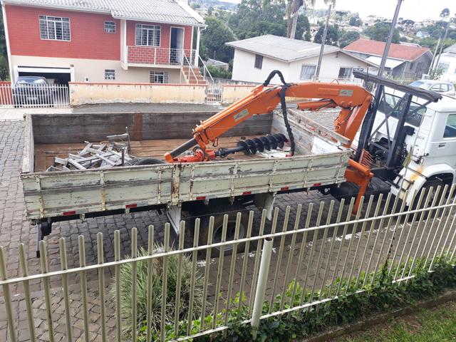 Munck, muck, muque, trado, perfuratriz, vw 13.150, vw, caminhão munck - Foto 13