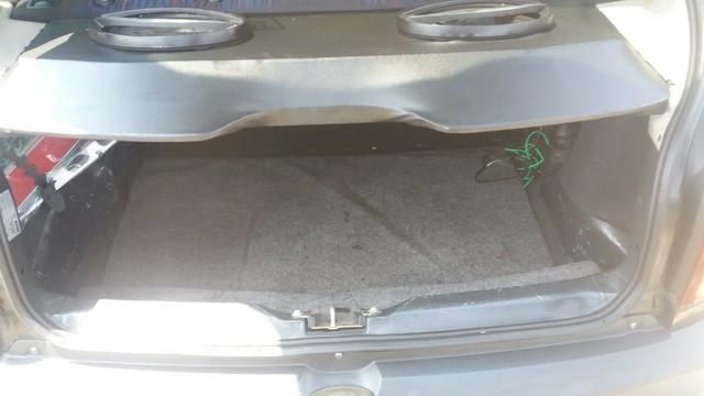 Vendo celta Preto `` aceito trocar por carro ou moto de menor valor´´ - Foto 4