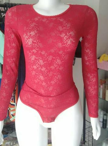 Body vermelho renda