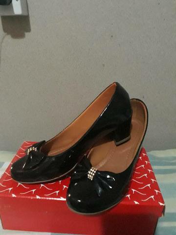 Vendê-se 2 pares de sapatos - Foto 3