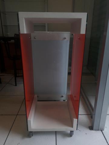 Aparador e expositor para vitrine cor vermelha - Foto 2