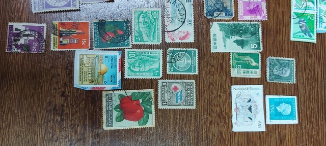 Coleção 154 selos antigos estrangeiros  - Foto 2