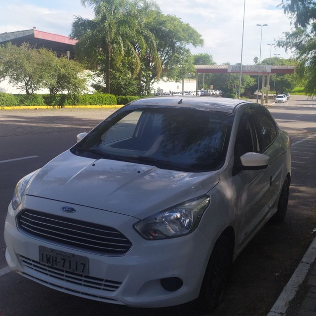 FORD KA SEDAN