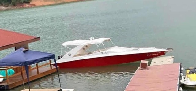 Lancha Magnun 29pes, ano 2014, Motor Mercury 225HP ProXS, 11 lugares - Foto 5