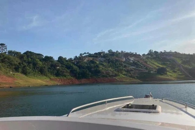 Lancha Magnun 29pes, ano 2014, Motor Mercury 225HP ProXS, 11 lugares - Foto 11