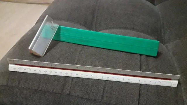 Régua da Archimedes nº 1 triangular 50/1 em bom estado  - Foto 2