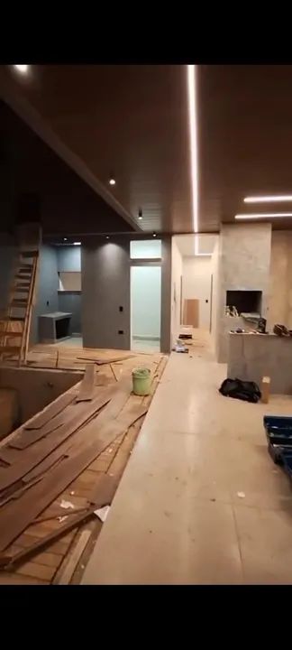 Linda casa com piscina no Jardim Oriental 