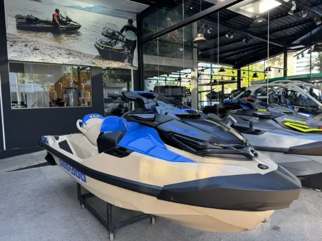 Seadoo Jet Ski Wake 230 - 2025
