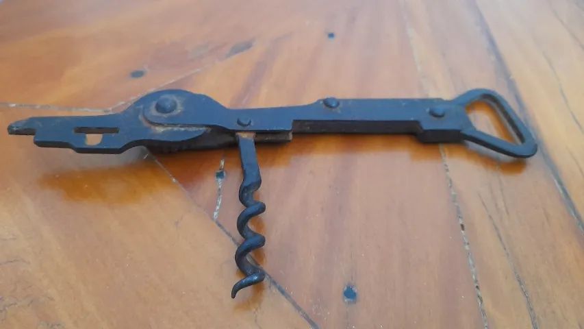 Saca-Rolhas e Abridor de Garrafa - (Vintage) Década de 1950 - Foto 3