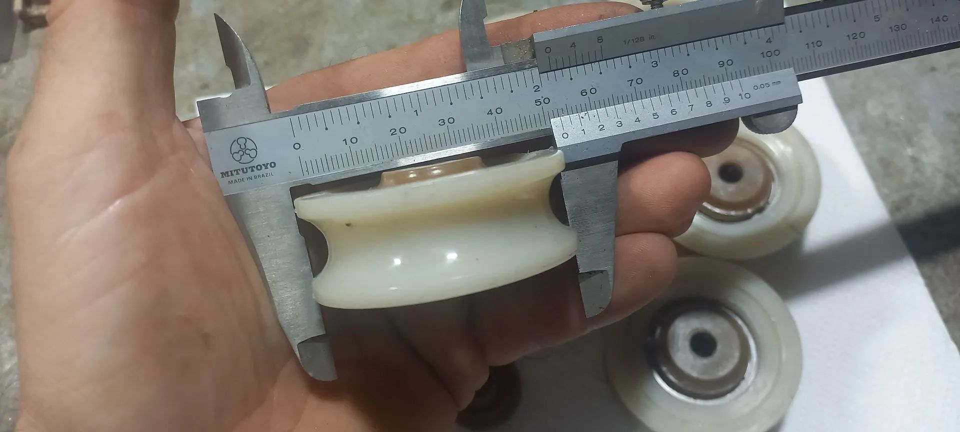 Roldana de nylon canal u - Foto 6