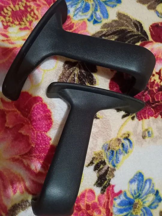 Braços para cadeiras de escritório bem novos perfeitos