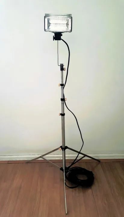 Iluminador  Silverlight  Vídeo 110 V + Tripé - Foto 4