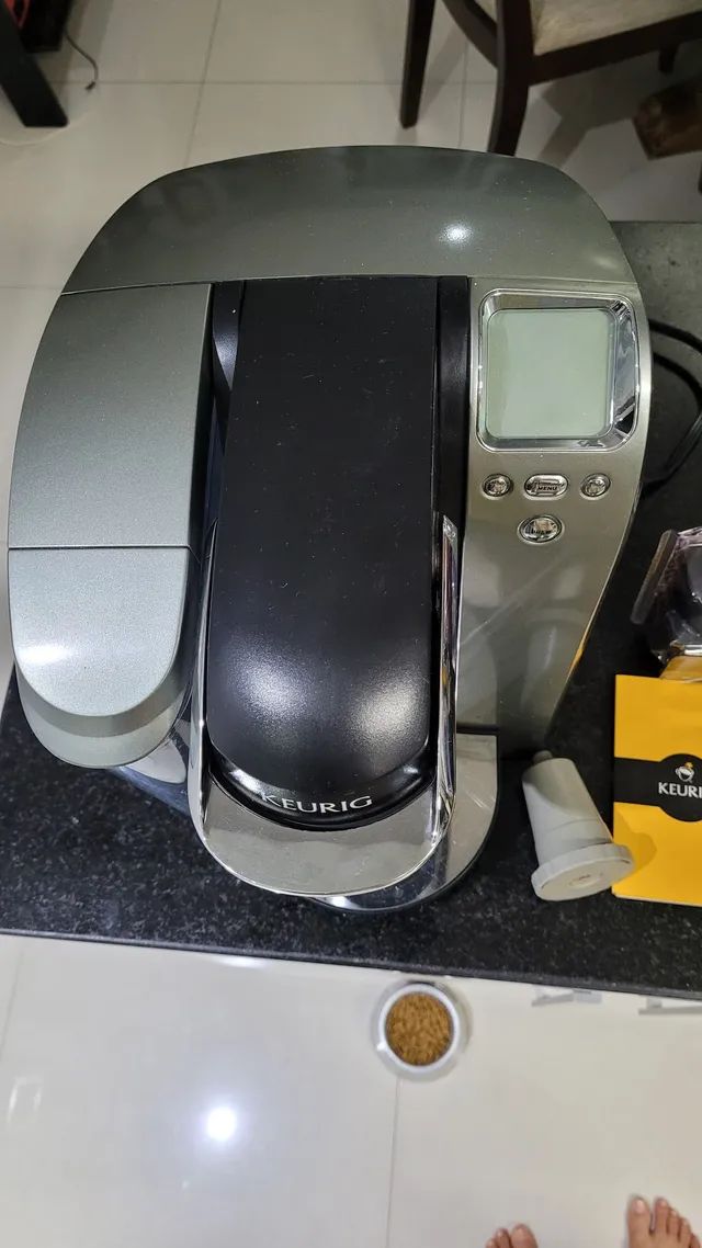 Cafeteira Keurig semi nova 