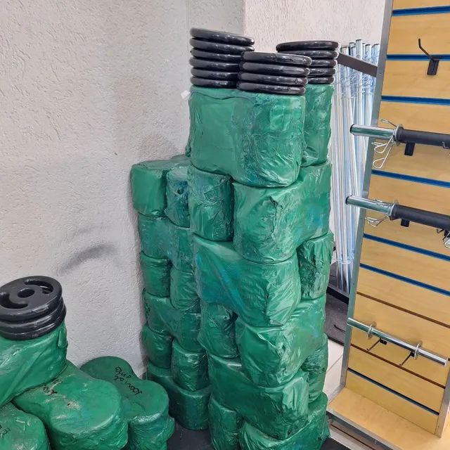 4 Anilhas Pintadas de 2KG por R$ 79,92 (R$ 9,99 o Quilo) - Foto 2