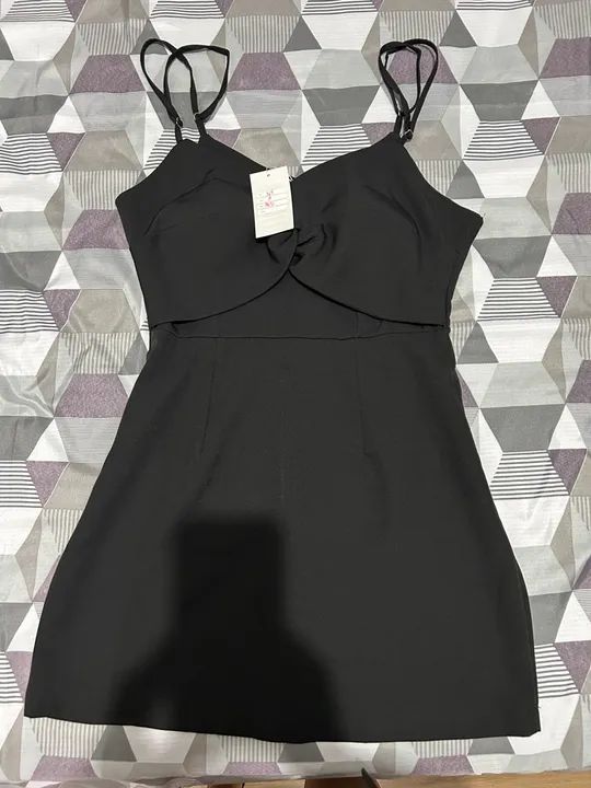 Vestido preto novo