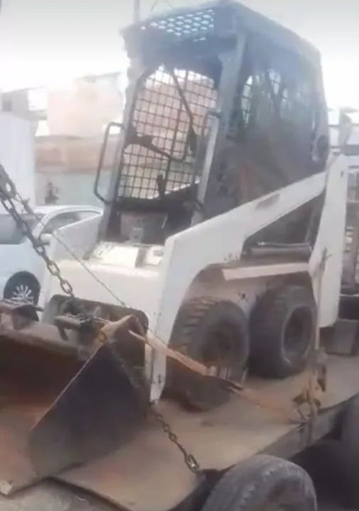 Mini Carregadeira Bobcat S70 - Foto 6