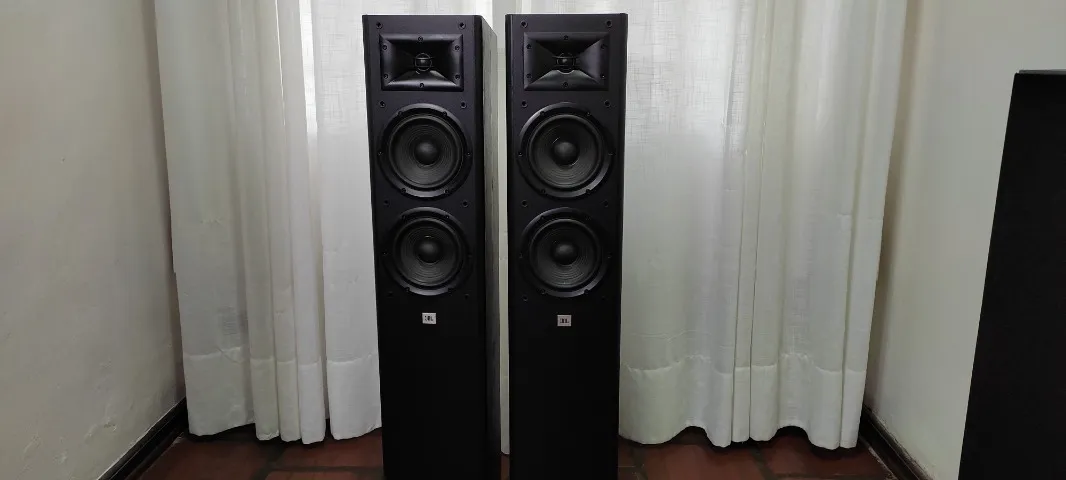 JBL Arena 180 Torres de chão duplo de 2 vias de 7" (178 mm)