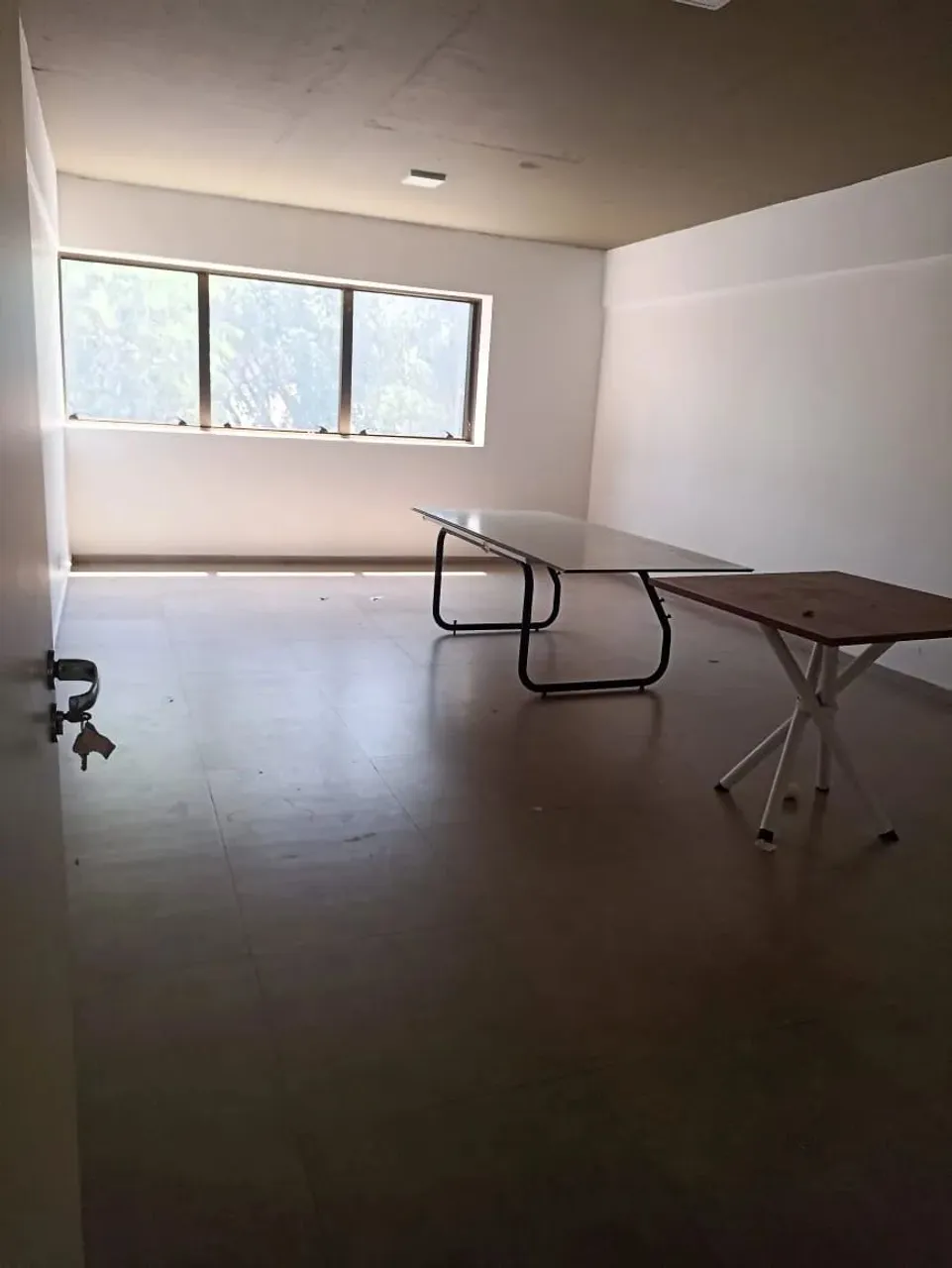 Sala com 34 metros para locação no Vintage Office Km 26 Granja Viana