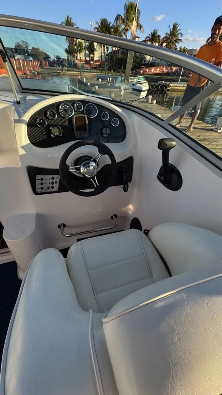 Lancha Magna 27.8 com Mercruiser 5.7 300Hp ano 2014 - Foto 5