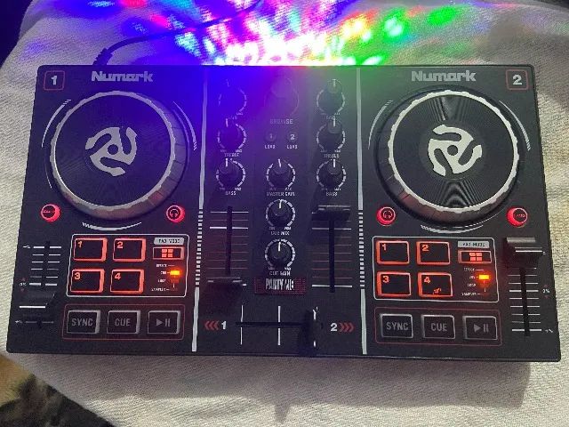 Controlador DJ Numark Party Mix II - Plug & Play com Iluminação LED