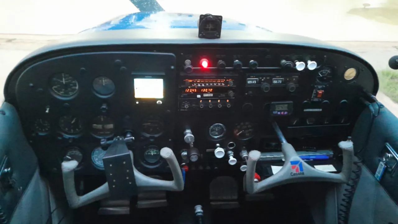 Avião Cessna 172B ano 1961 com motor de 145 HP, no MT - Foto 7