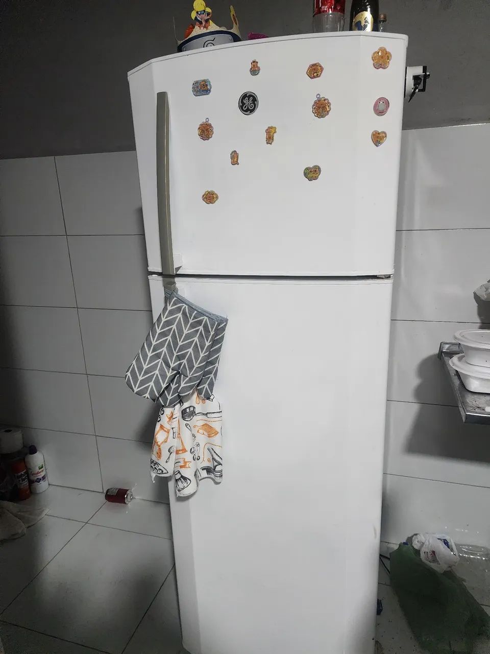 Geladeira Frosfree Duas Portas e Fogão 5 Bocas automático 